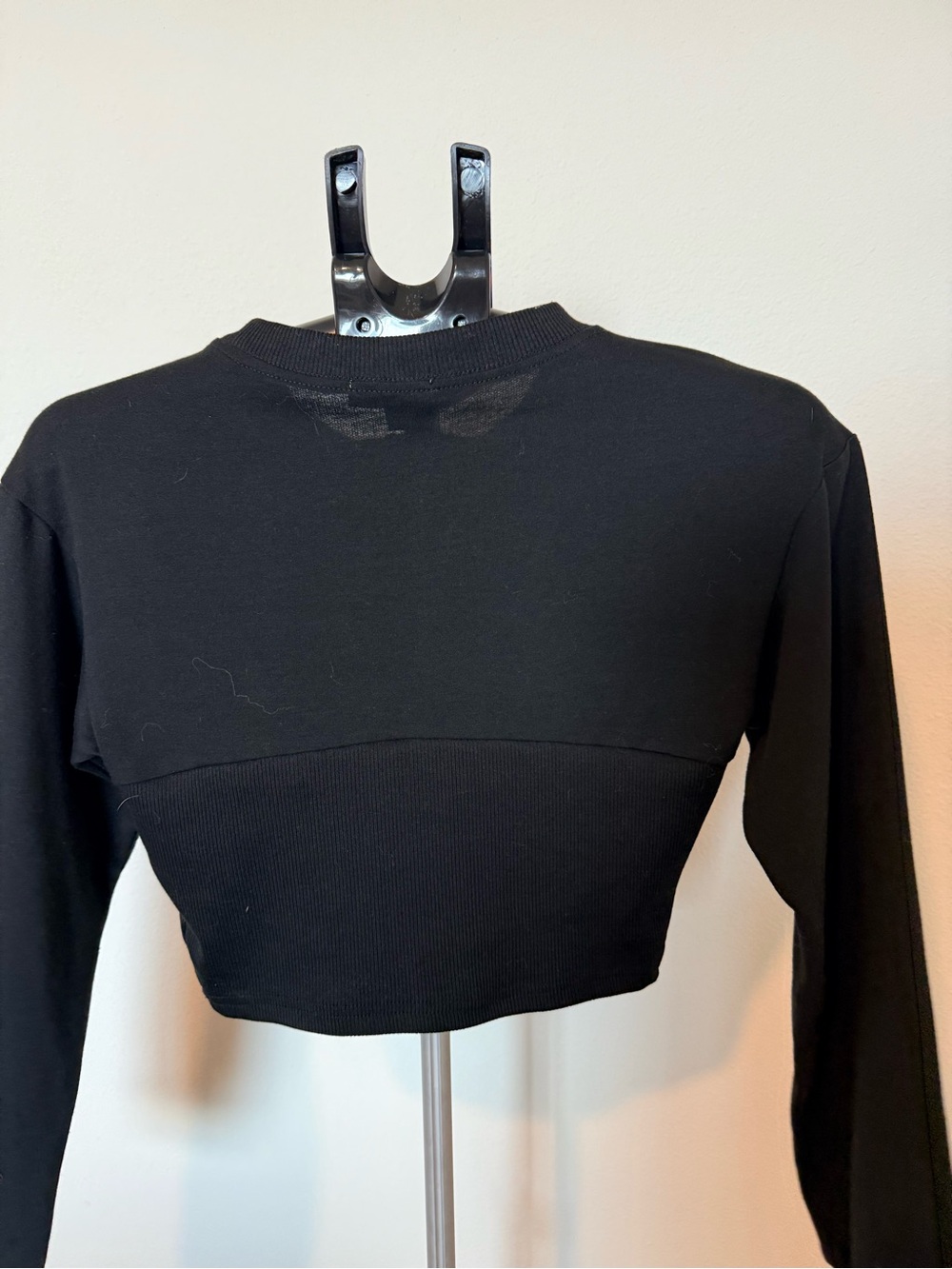 Love J Black Women's Cropped Long-Sleeve Too and ripped joggers set